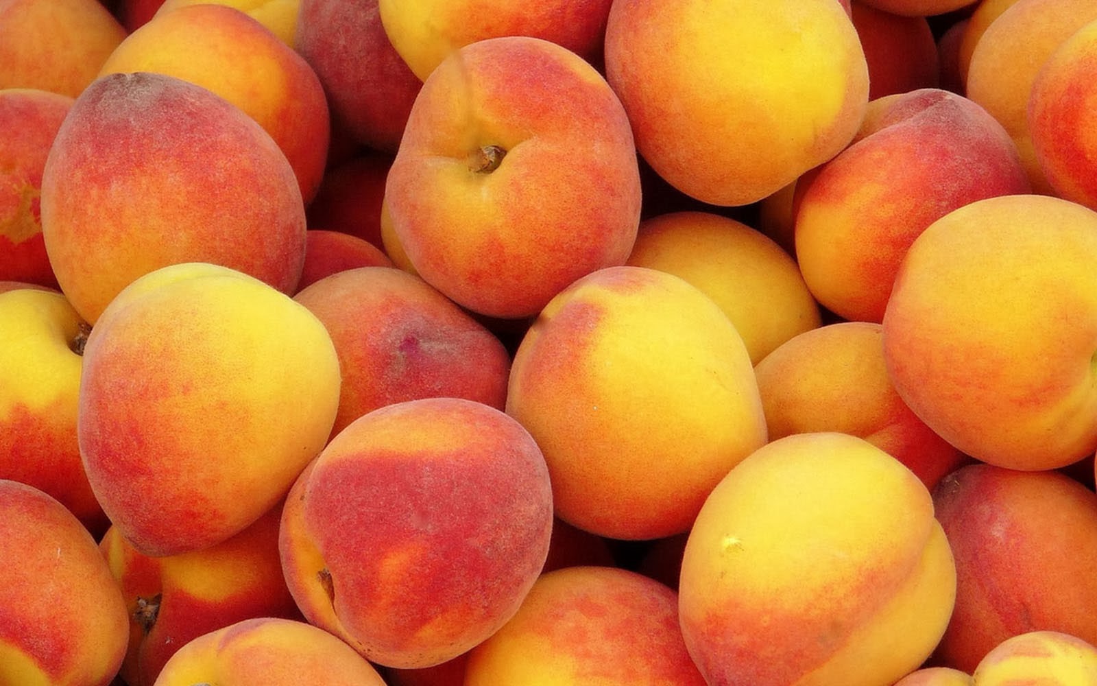 Peaches Laptop Background WallpaperUse