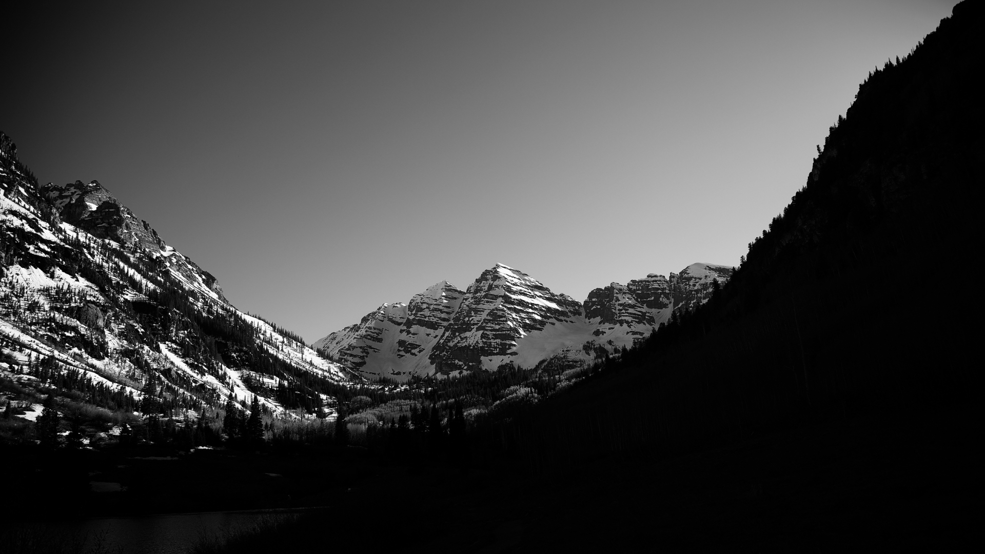 fondo de pantalla en blanco y negro hd 1080p,montaña,negro,blanco,cielo,naturaleza