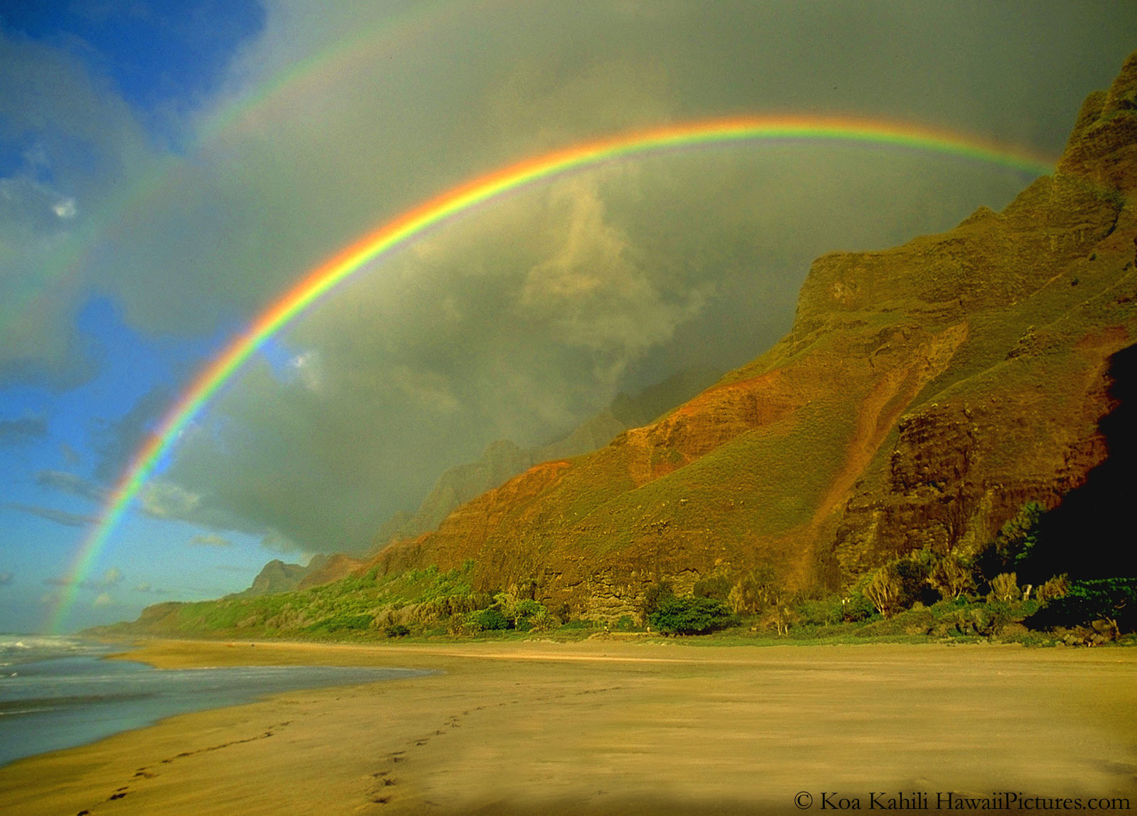 wallpaper pelangi indah,rainbow,sky,nature,natural landscape,green