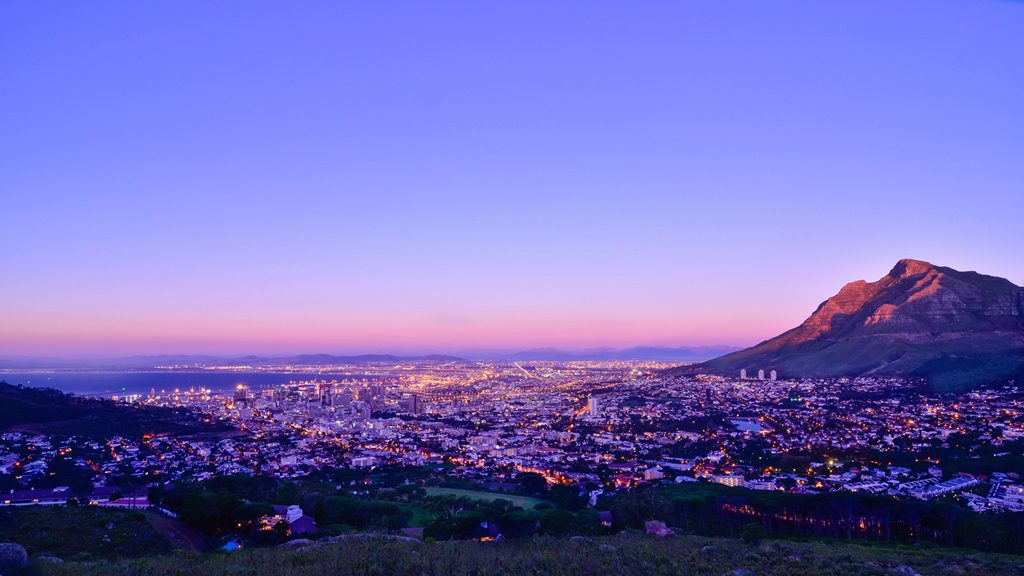 carta da parati a terra nera,cielo,paesaggio urbano,blu,orizzonte,area metropolitana