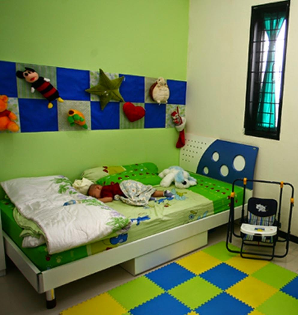 배경 dinding 카마르 티 두르 perempuan,방,침대,가구,침실,침대 시트