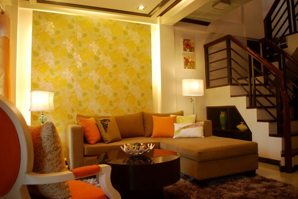 wallpaper warna kuning,room,living room,interior design,furniture,property