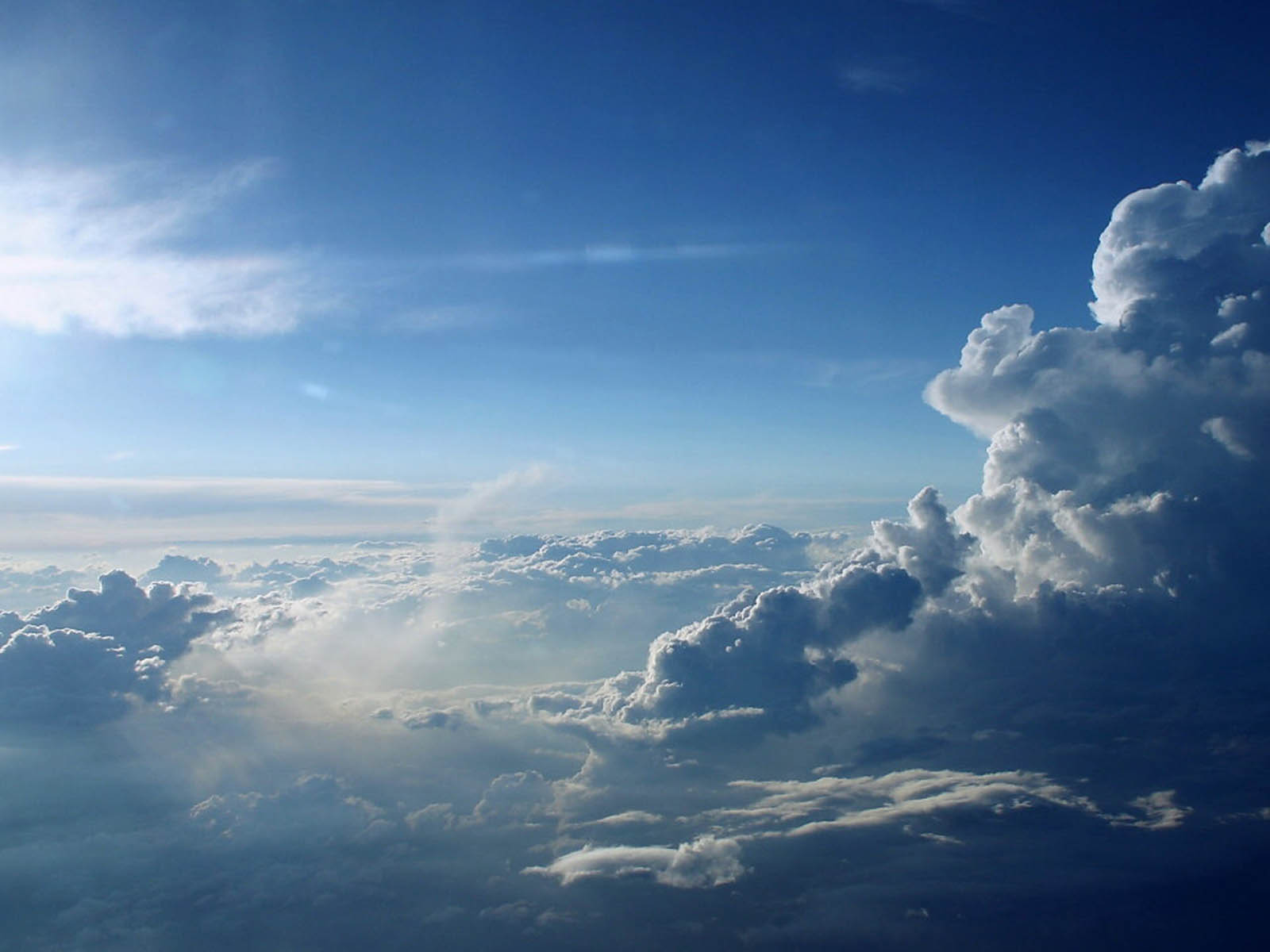 壁紙warna cerah,空,雲,青い,昼間,雰囲気