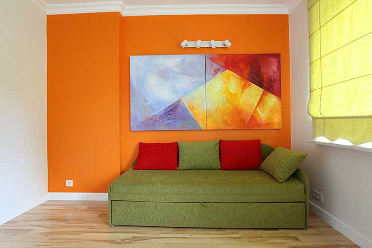 papel pintado con motivos ruang keluarga,naranja,habitación,mueble,amarillo,pared