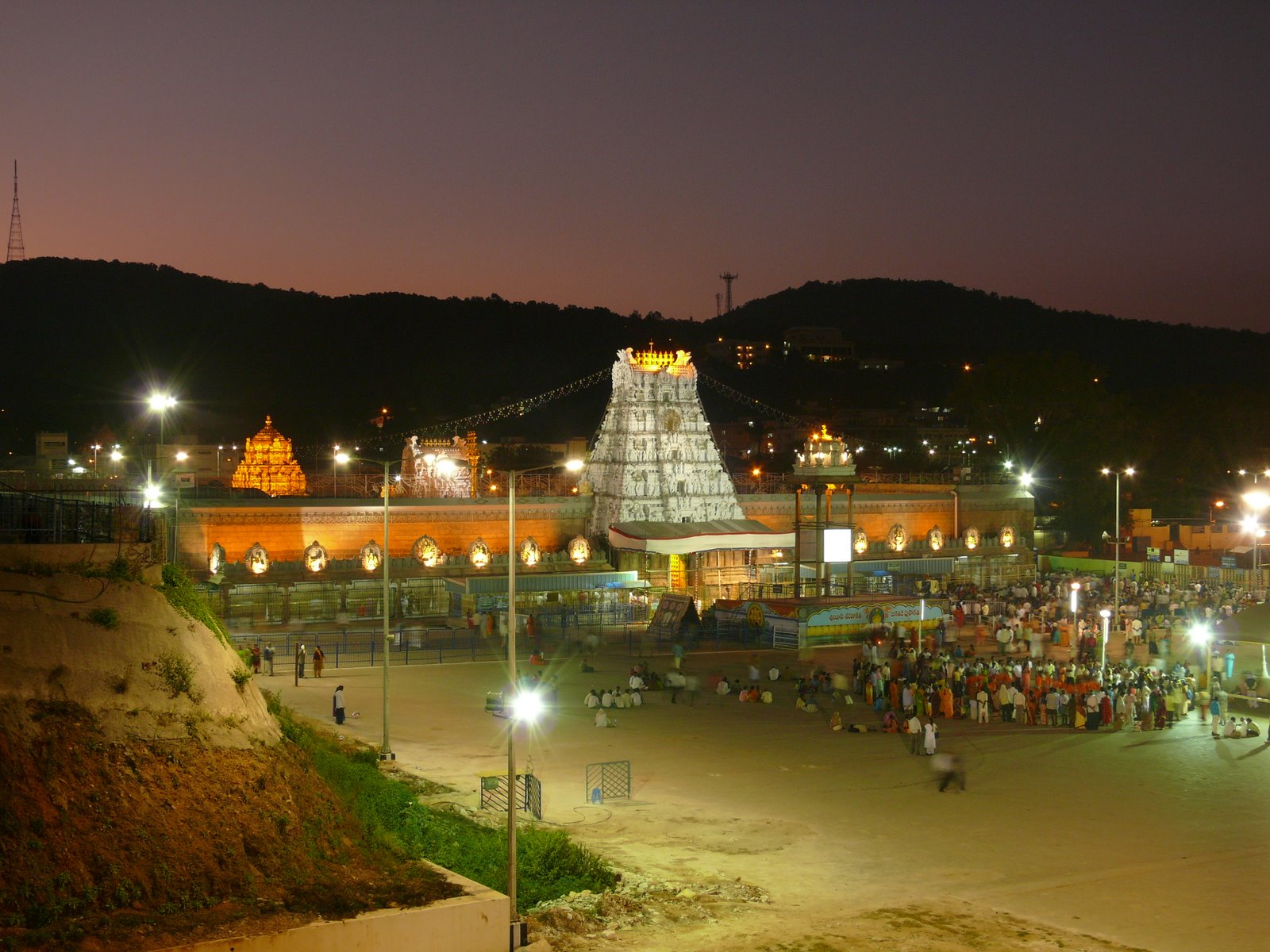 fond d'écran tirupati,nuit,ville,ciel,tourisme,attraction touristique