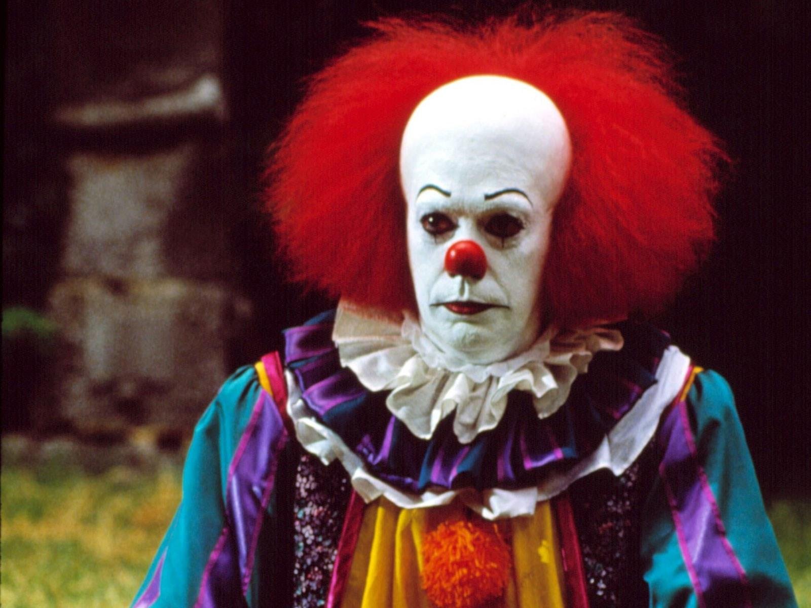 pennywise the clown wallpaper,clown,entertainment,performing arts,performance,costume