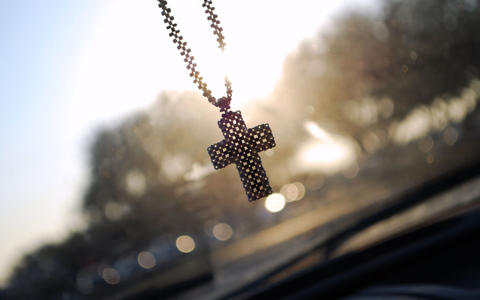 cross live wallpaper,pendant,fashion accessory,jewellery,necklace,sky