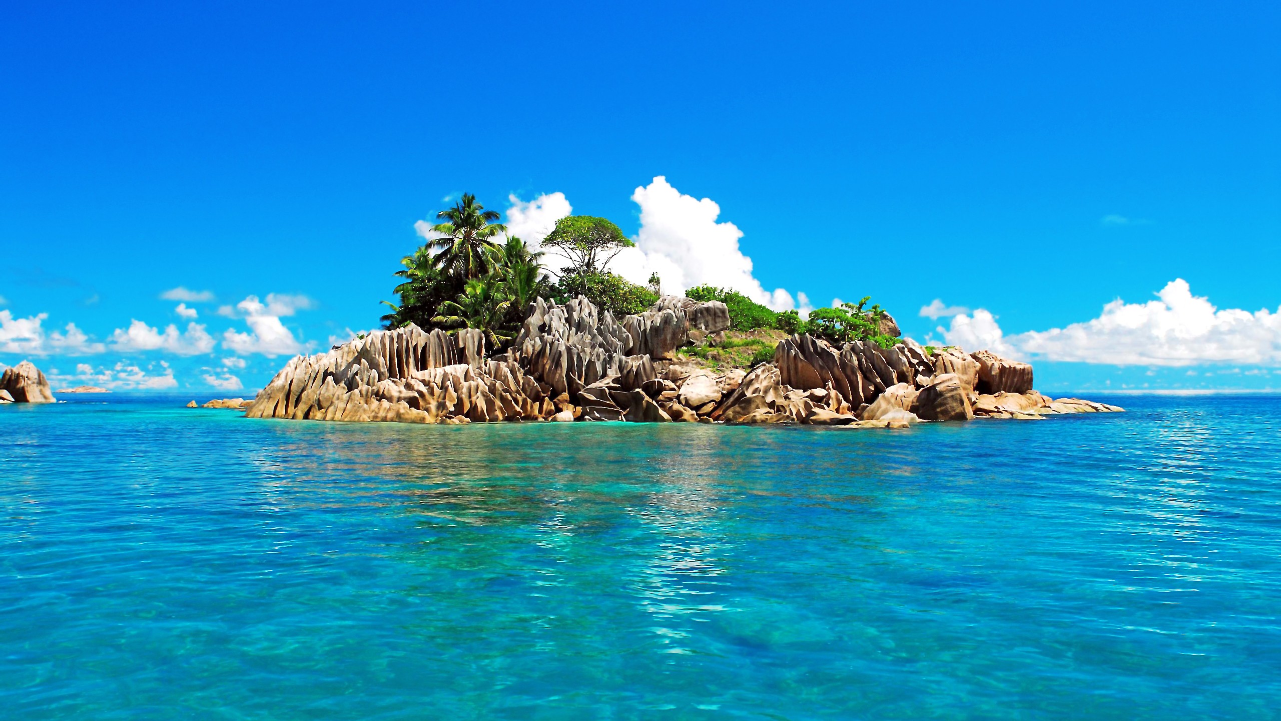 isla de piedra fondo de pantalla para iphone,cuerpo de agua,paisaje natural,naturaleza,mar,oceano