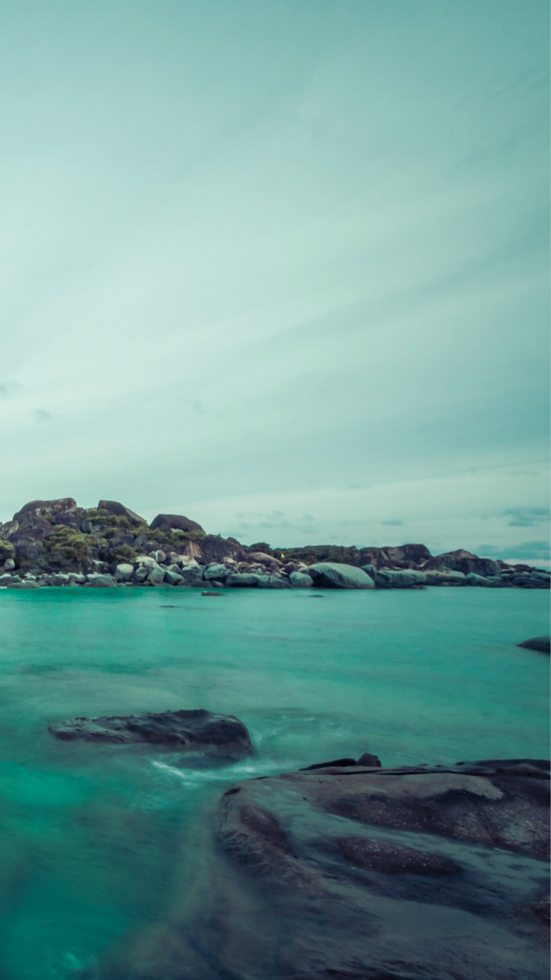 isla de piedra fondo de pantalla para iphone,cuerpo de agua,mar,naturaleza,oceano,agua