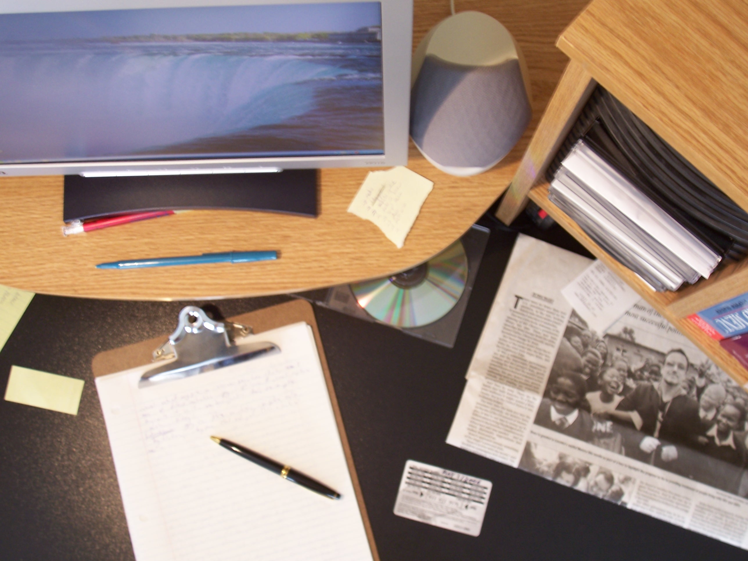 fondo de escritorio de trabajo,mesa,escritorio,mueble,habitación,diseño de interiores