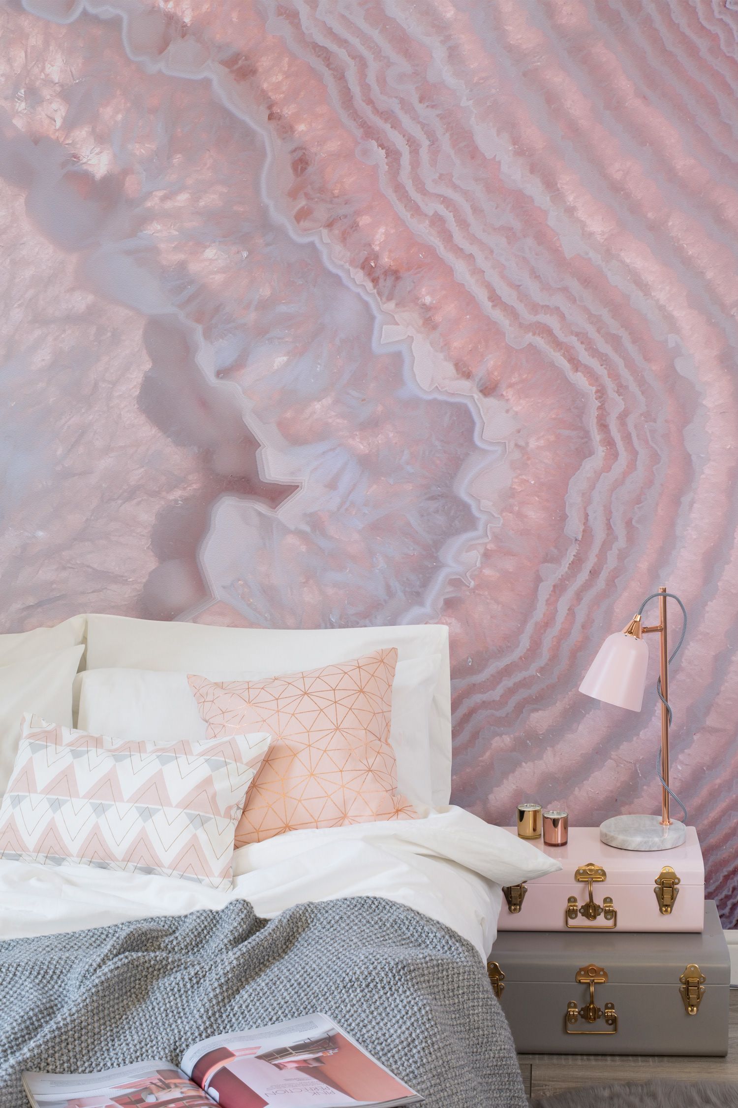 벽에 핑크 장미 벽지,분홍,벽,방,침실,침대
