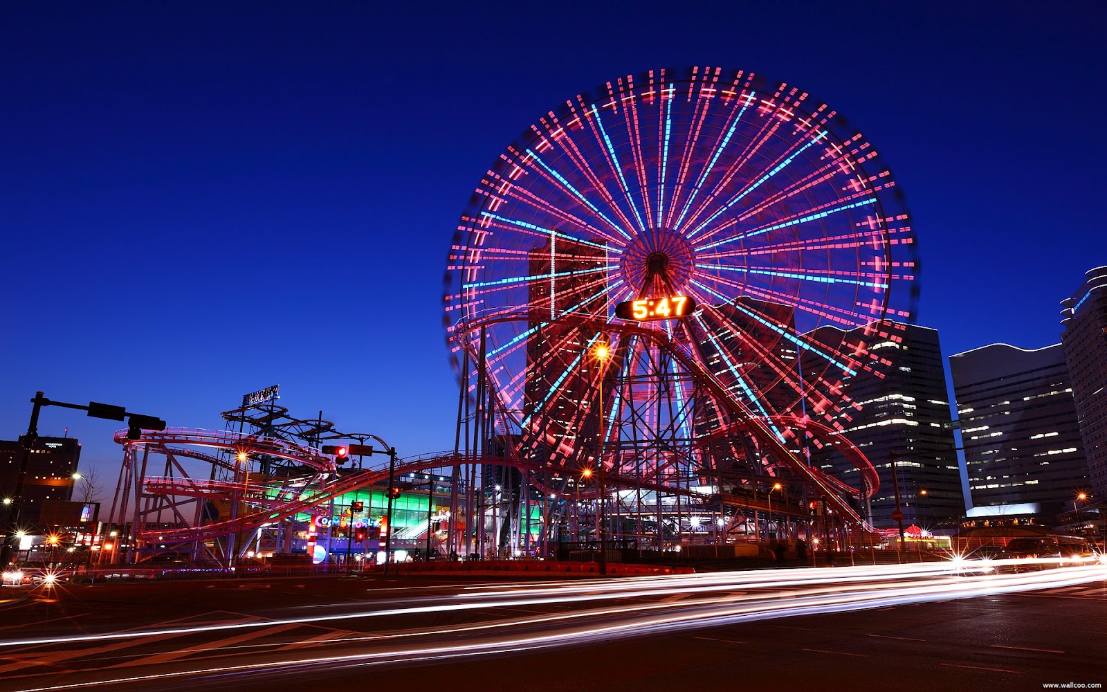 fondo de pantalla de noria,rueda de la fortuna,área metropolitana,parque de atracciones,atracción de feria,área urbana