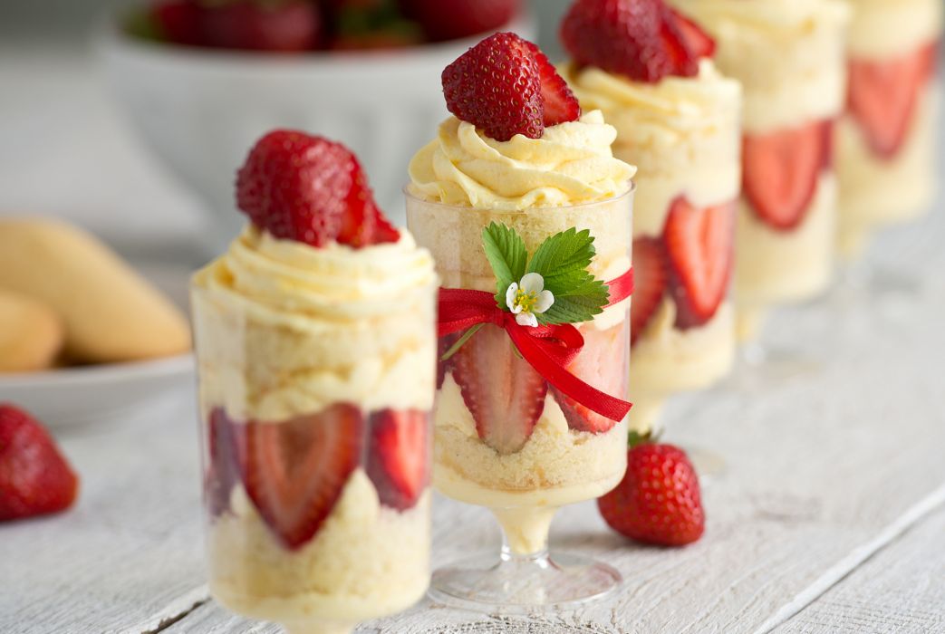 dessert wallpaper,food,strawberry,strawberries,dessert,dish