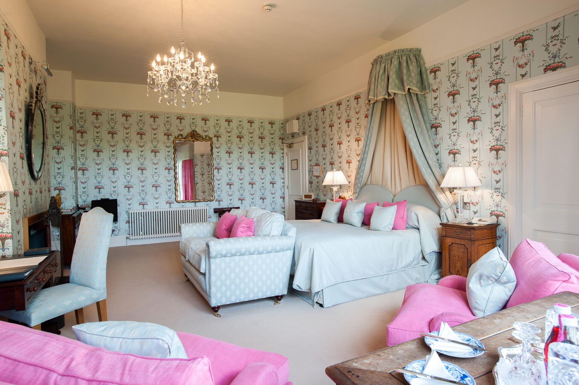 로라 애슐리 침실 벽지,방,가구,특성,분홍,인테리어 디자인