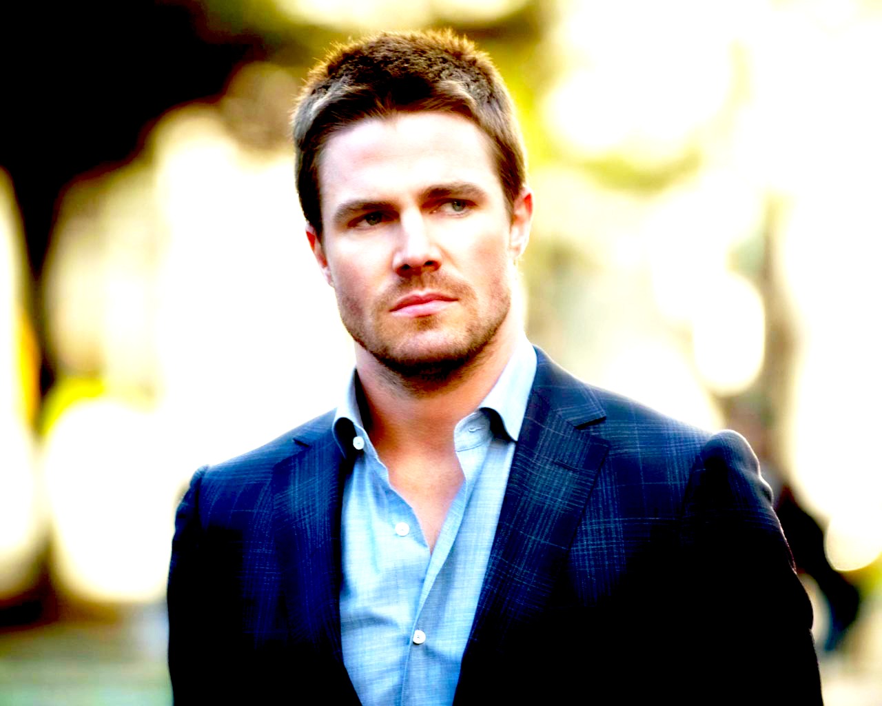 oliver queen wallpaper,forehead,suit,chin,white collar worker,cool