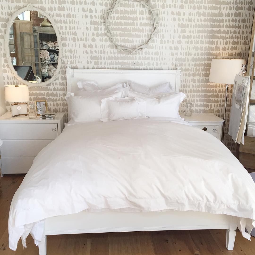 schumacher queen of spain wallpaper,bed,bedroom,bedding,furniture,bed