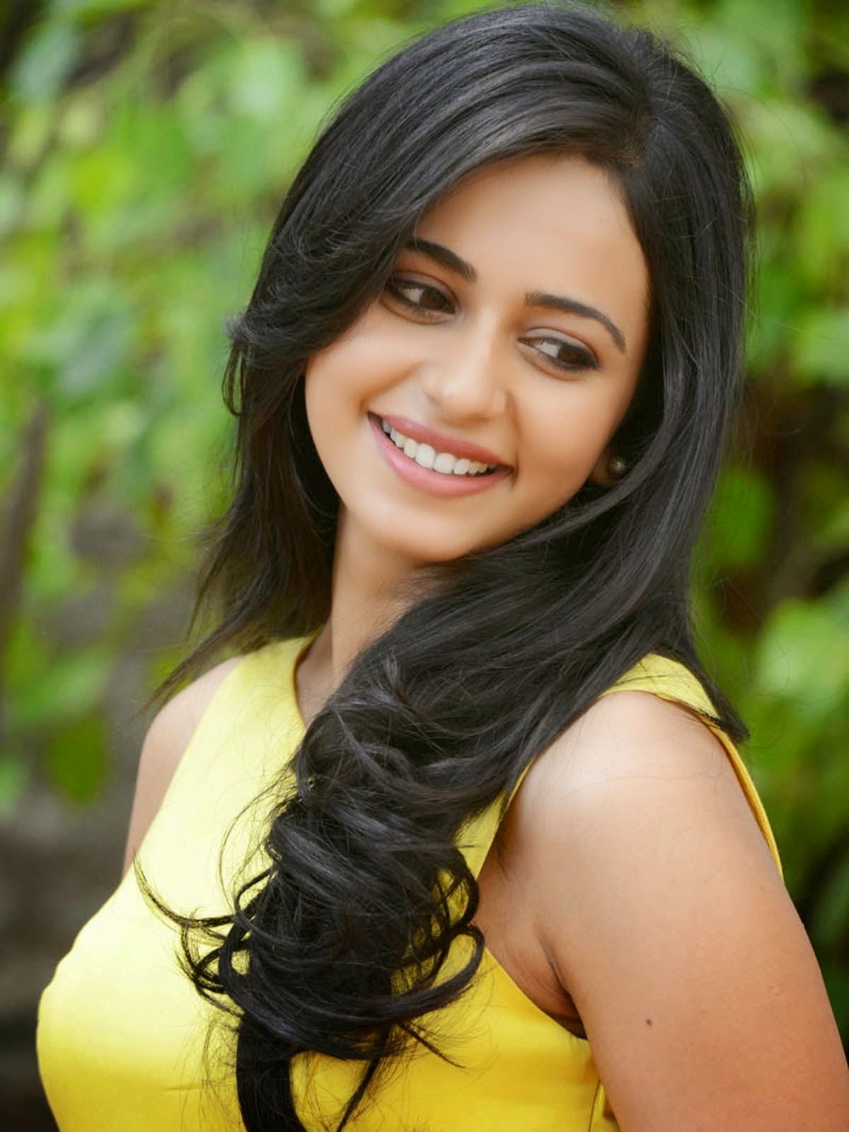 rakul preet singh fonds d'écran hd,cheveux,coiffure,cheveux noirs,beauté,sourcil