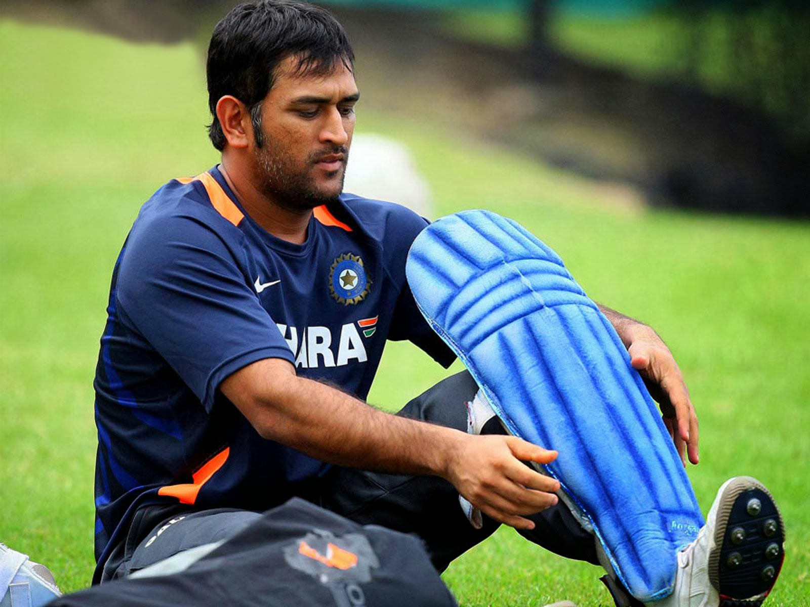 ms dhoni hd壁紙,プレーヤー,ラグビー選手,スポーツ,サッカー選手,スポーツ用品