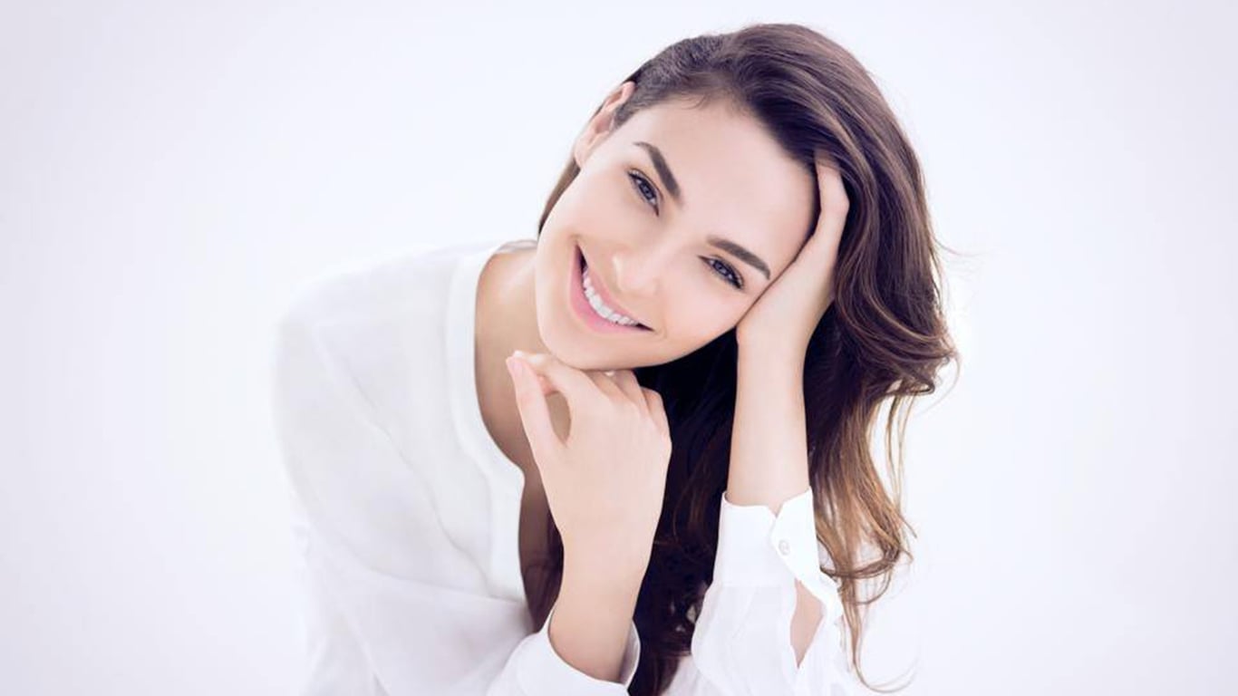 fond d'écran gal gadot,cheveux,visage,blanc,front,sourcil