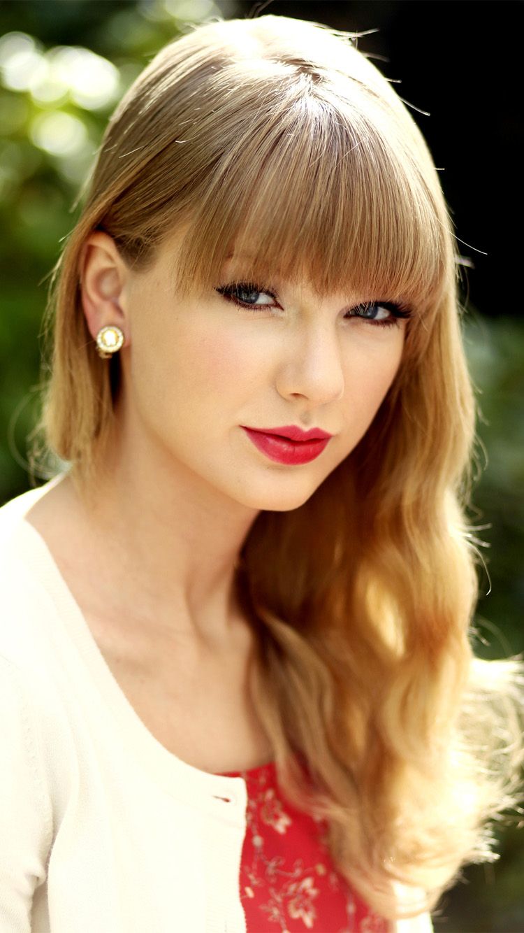 taylor swift iphone wallpaper,hair,face,hairstyle,blond,lip