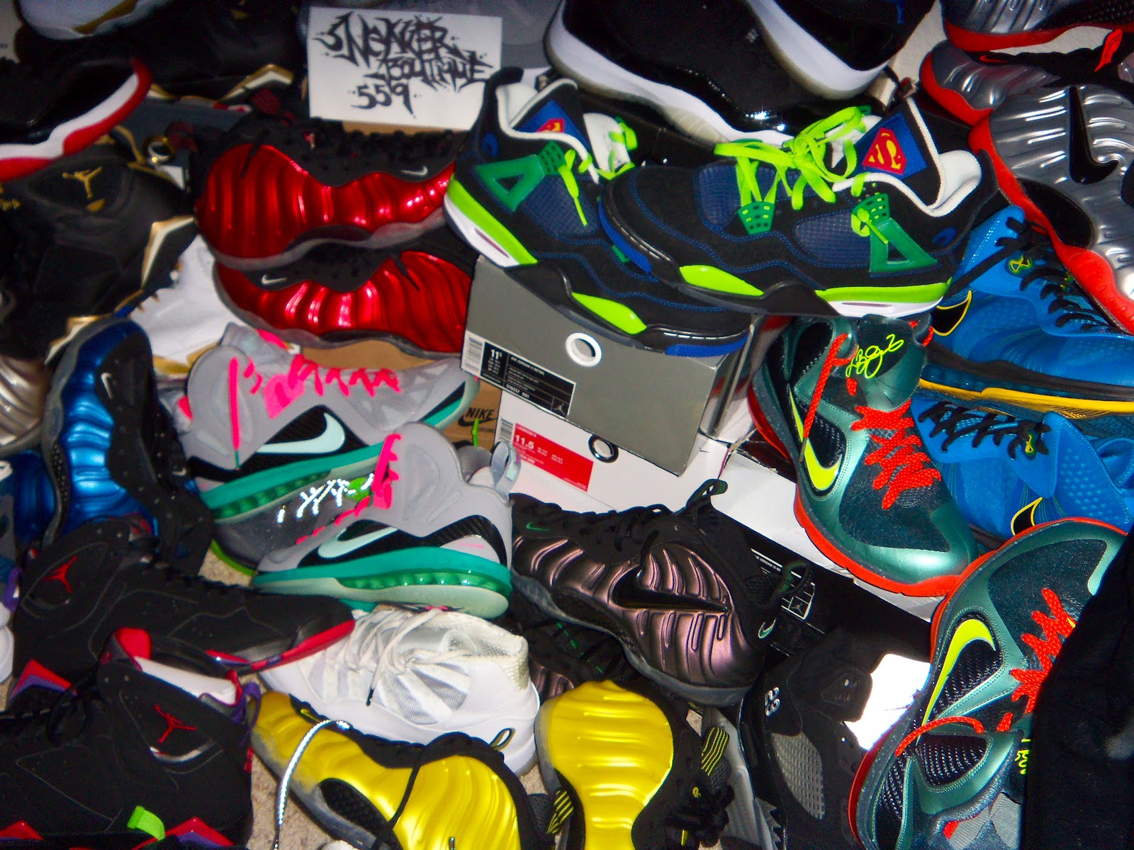 スニーカーヘッドの壁紙,履物,靴,コレクション,運動靴,スポーツウェア