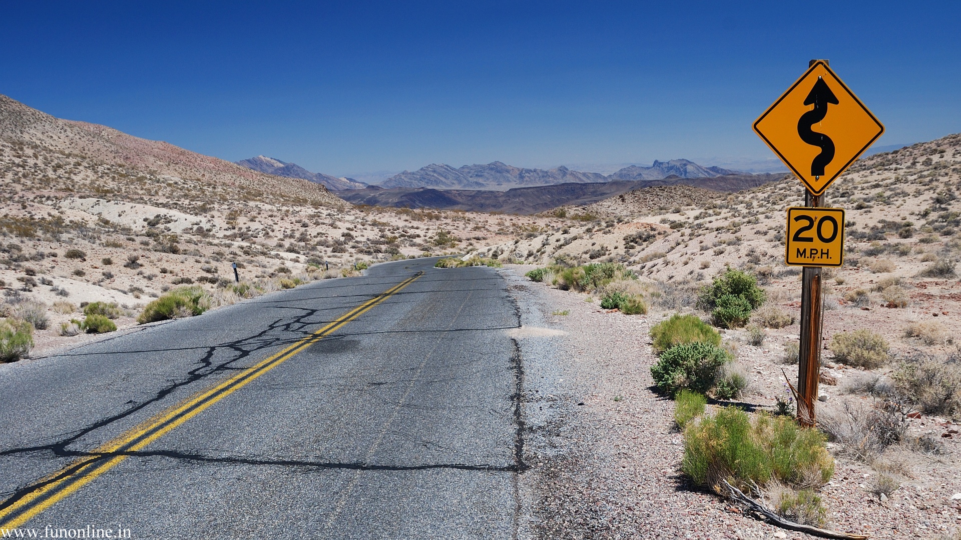 road hd wallpaper,road,asphalt,road surface,thoroughfare,traffic sign