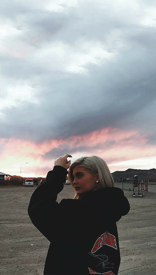 kylie jenner fondo de pantalla para iphone,fotografía,cielo,nube,fotografía,divertido