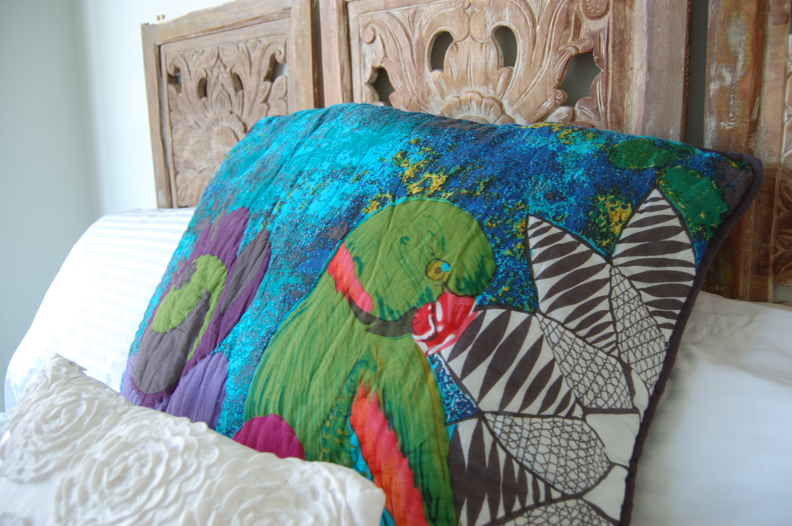 papier peint à thème marocain,chambre,turquoise,chambre,drap de lit,meubles