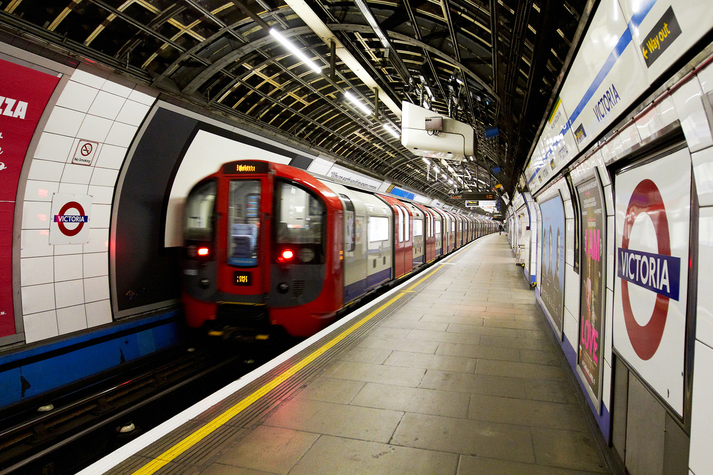 fond d'écran souterrain de londres,gare,station de métro,matériel roulant,métro,véhicule