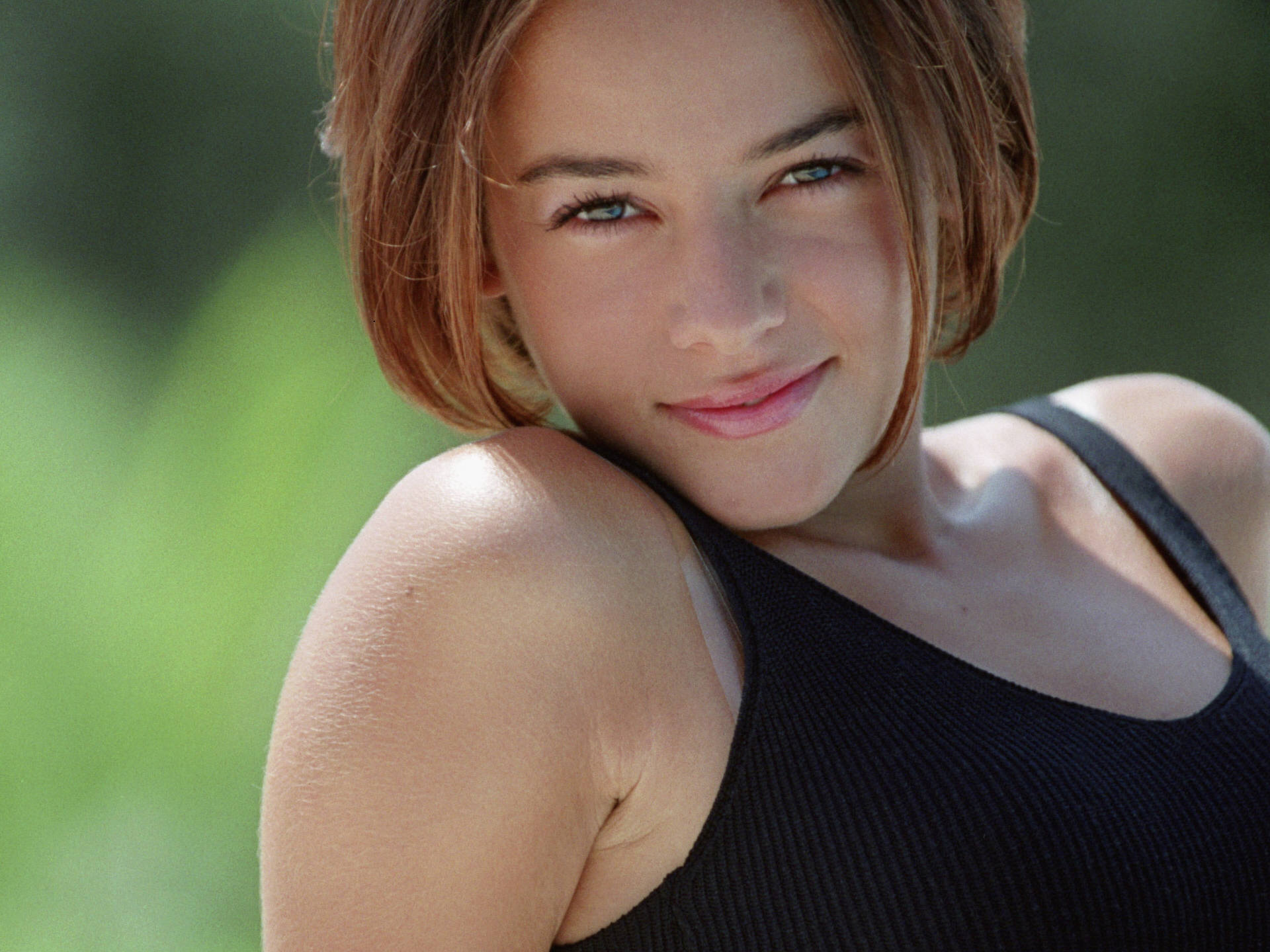 alizee wallpaper,hair,face,skin,beauty,hairstyle