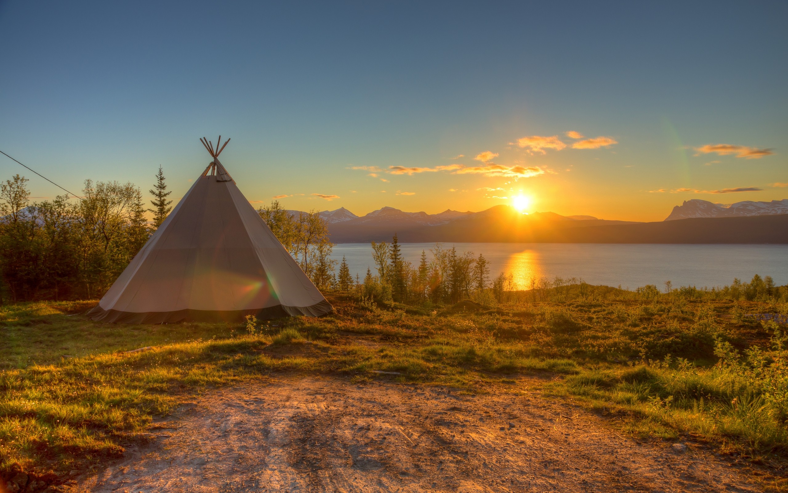 camping fondo de pantalla hd,cielo,naturaleza,paisaje natural,mañana,césped