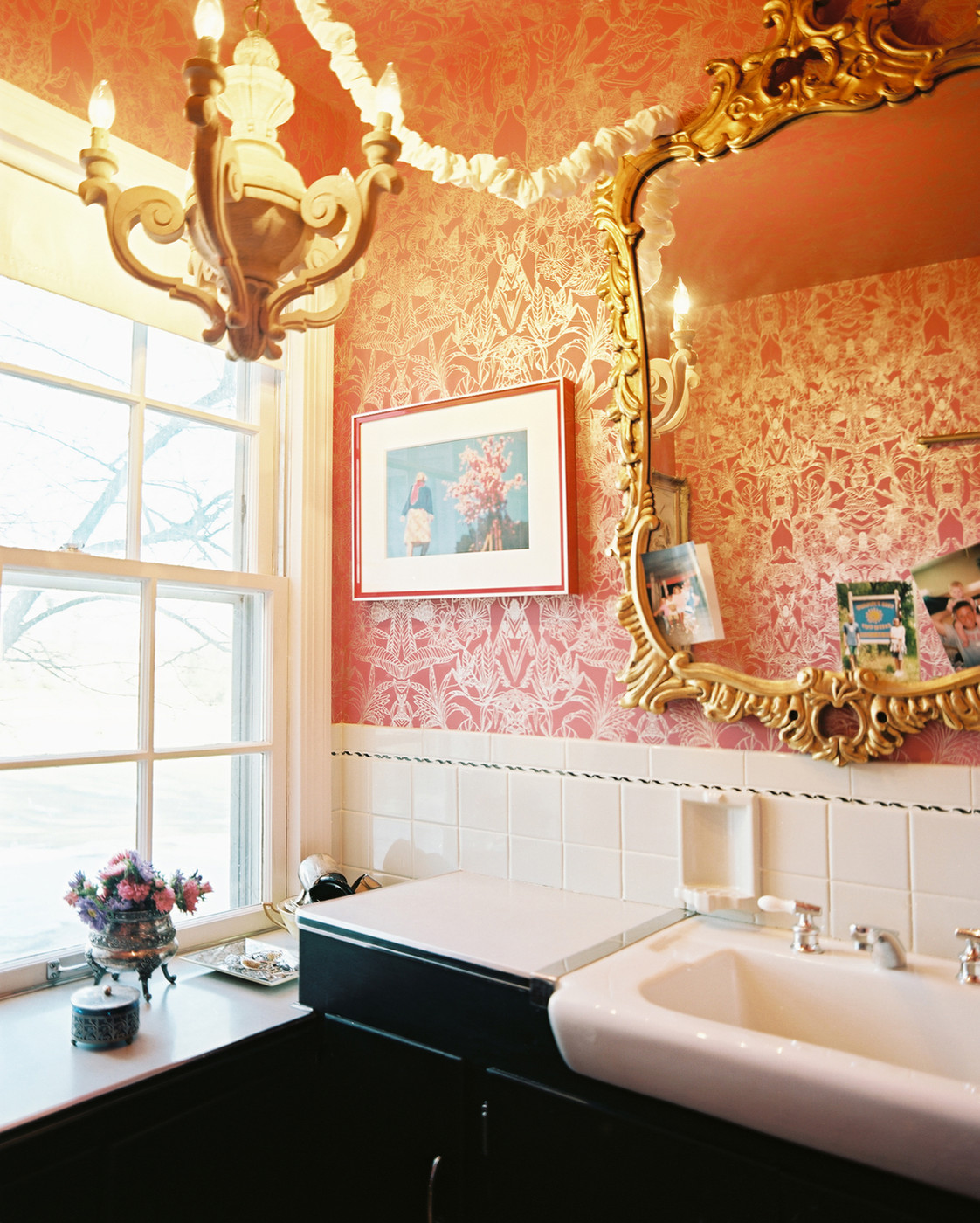 gold bathroom wallpaper,room,bathroom,property,interior design,pink