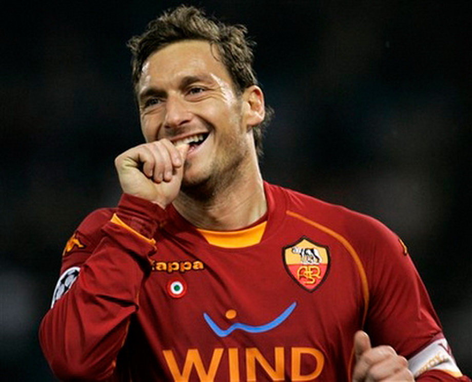 francesco totti wallpaper,football player,player,facial expression,soccer player,team sport