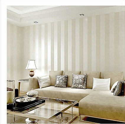 dormitorio papel pintado a rayas,mueble,diseño de interiores,habitación,cortina,sala