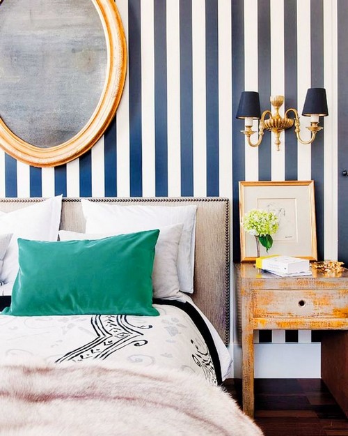 dormitorio papel pintado a rayas,dormitorio,verde,habitación,mueble,diseño de interiores