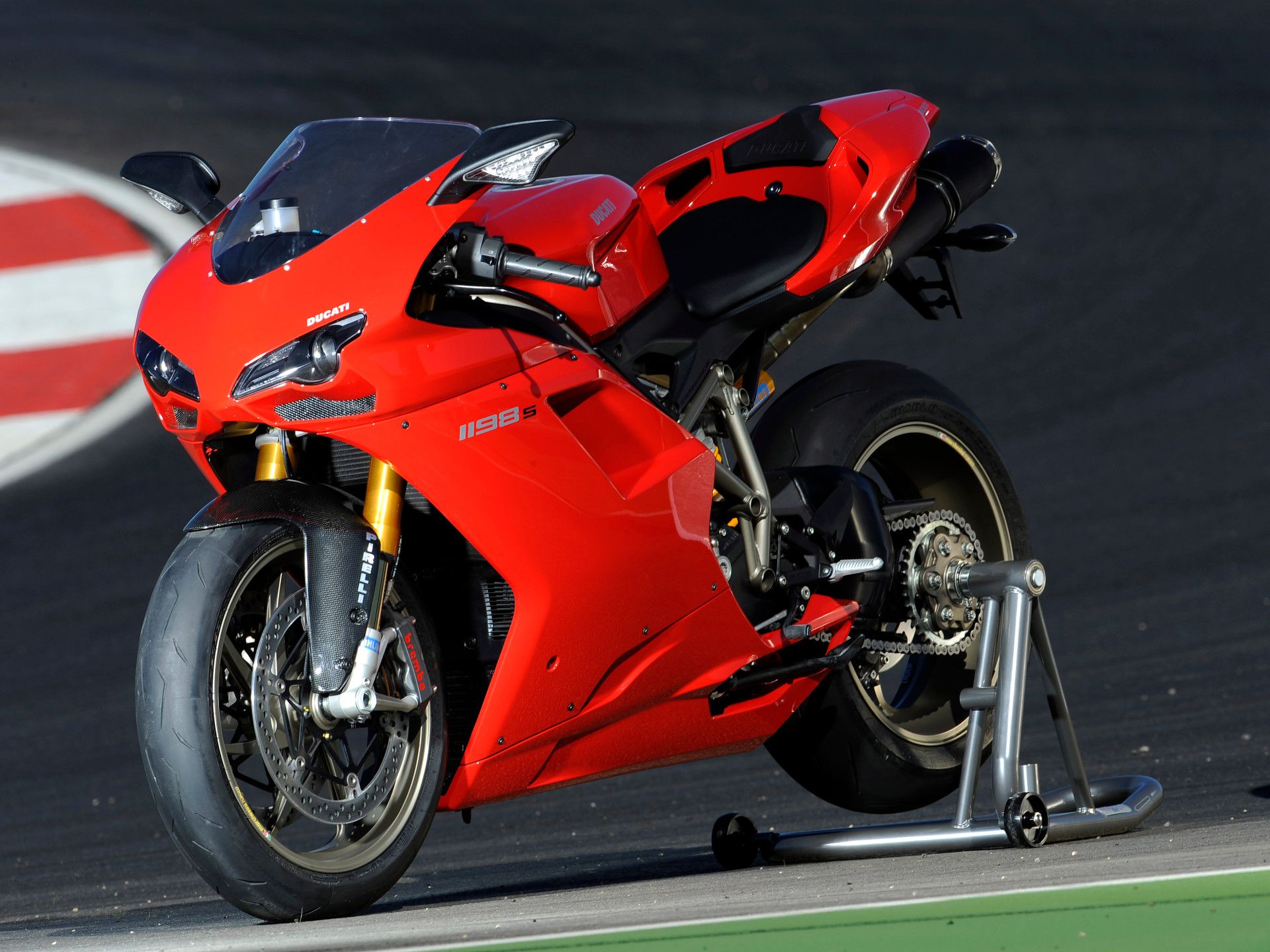 ducati iphone wallpaper,land vehicle,vehicle,motorcycle,motorcycle racer,superbike racing