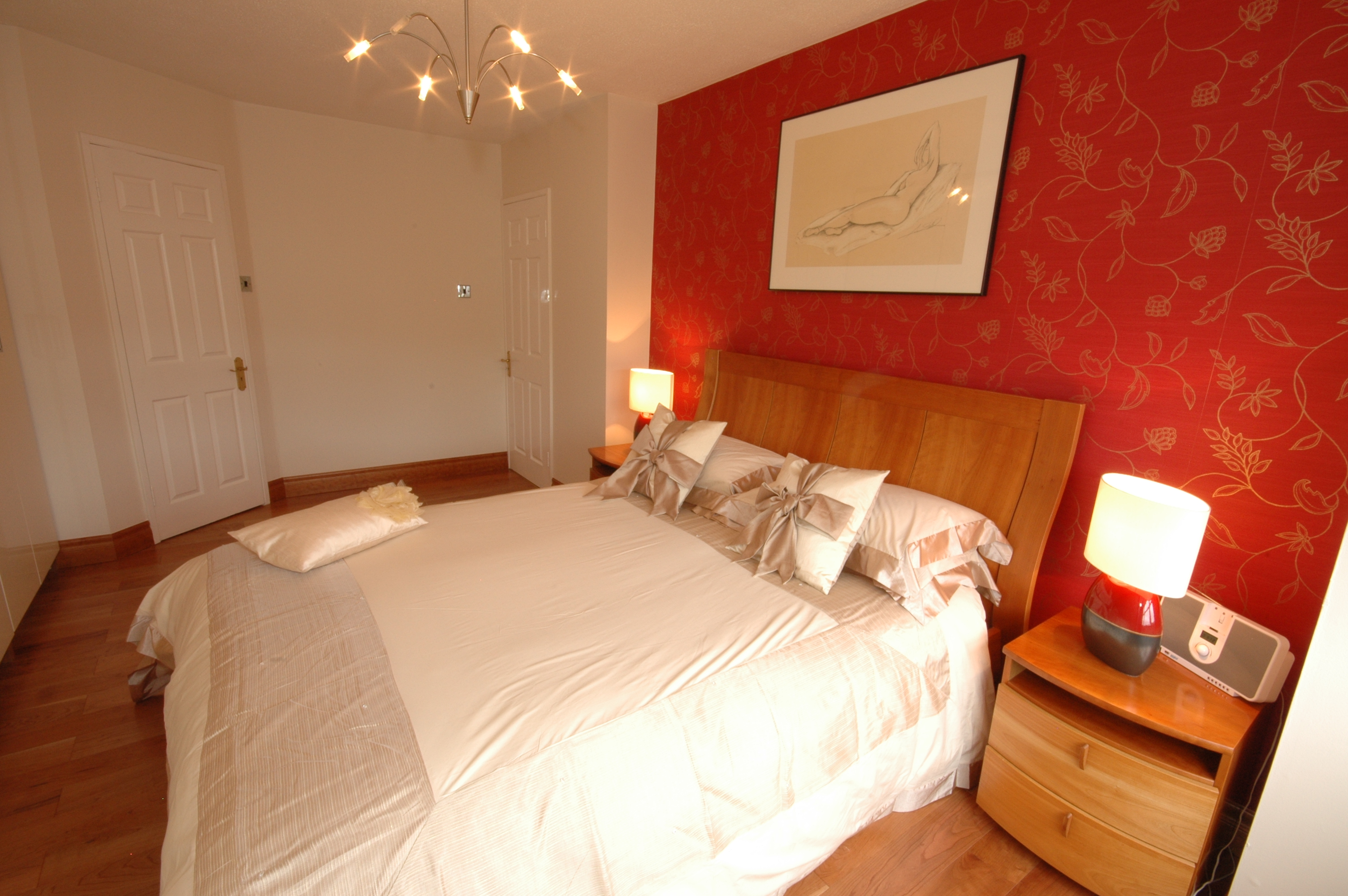 papel tapiz de dormitorio rojo,dormitorio,cama,habitación,mueble,propiedad