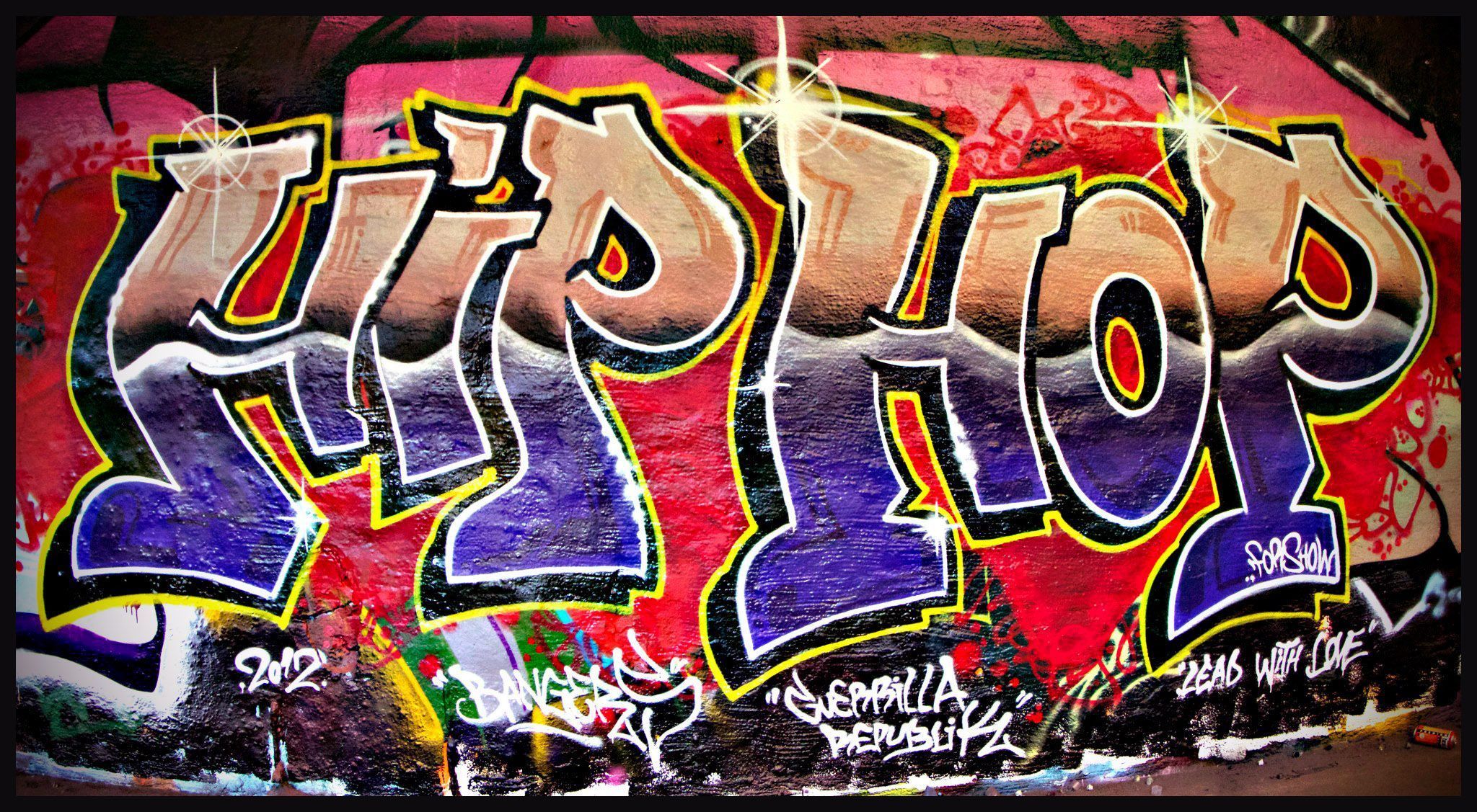 fondo de pantalla de graffiti b & m,pintada,arte callejero,arte,fuente,pared