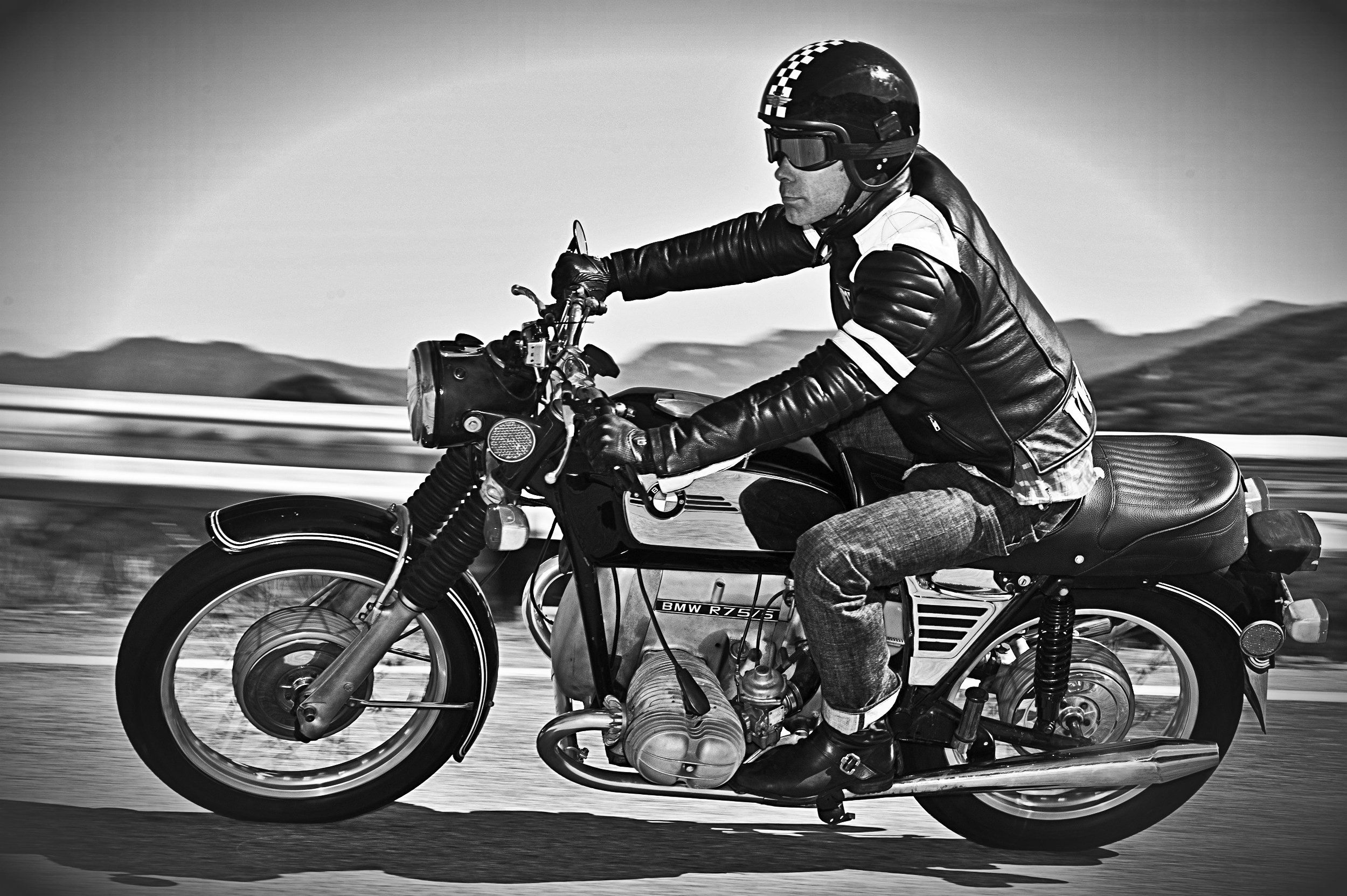 vintage wallpaper b&q,land vehicle,motorcycle,vehicle,motor vehicle,motorcycling
