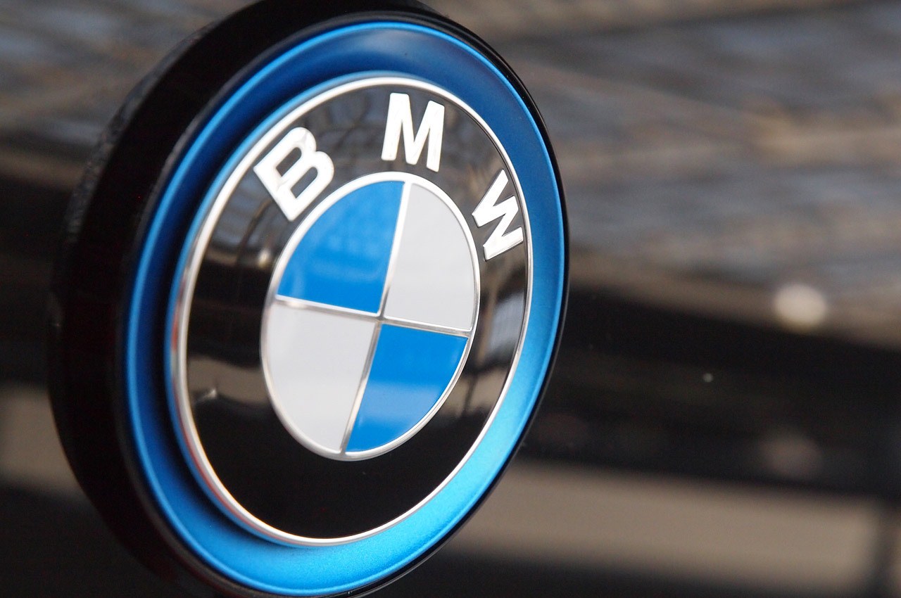 Free Bmw Logo Wallpaper Bmw Logo Wallpaper Download Wallpaperuse 1