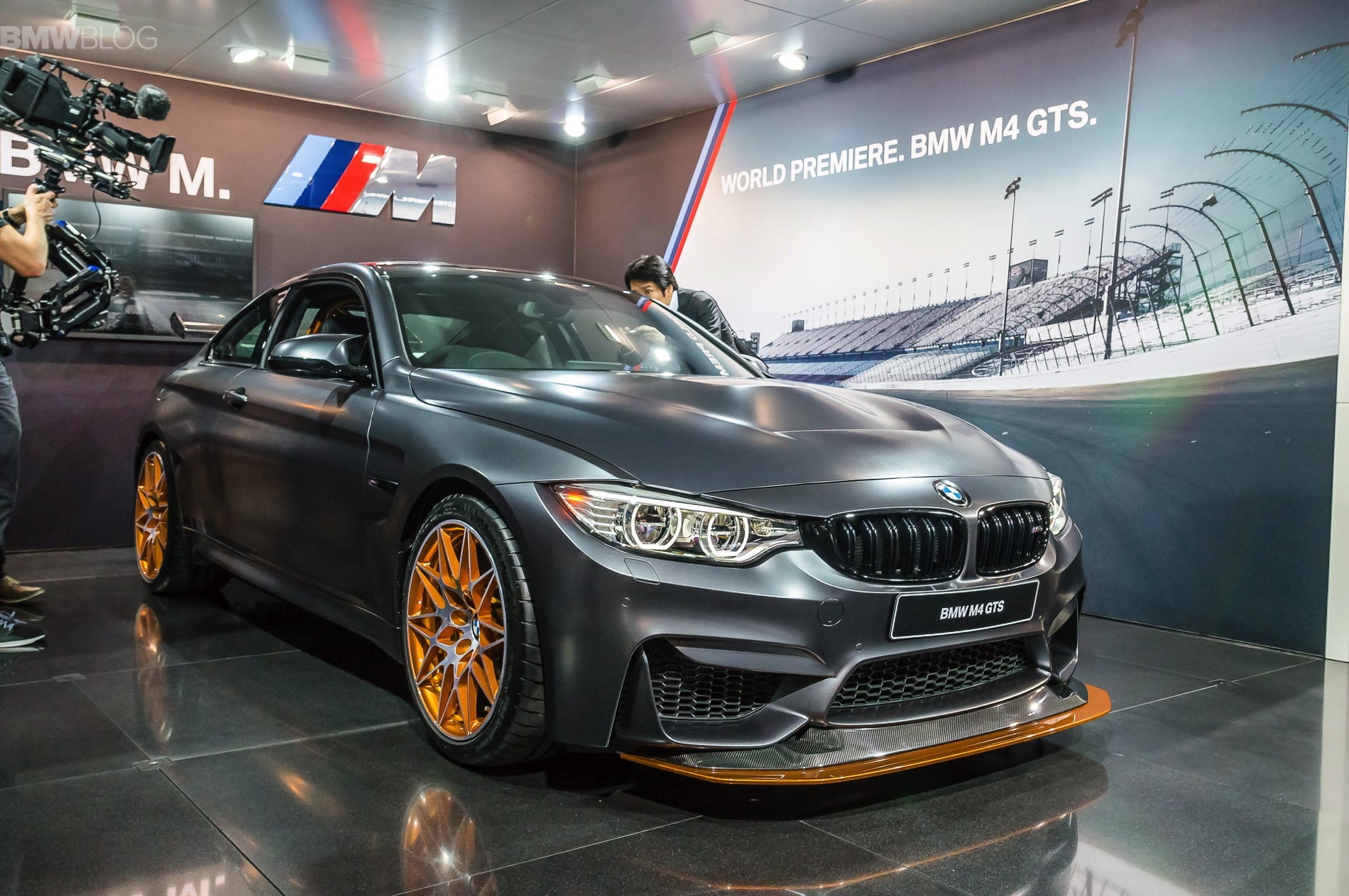 m4 gts fondo de pantalla,vehículo terrestre,vehículo,coche,exhibición de autos,bmw