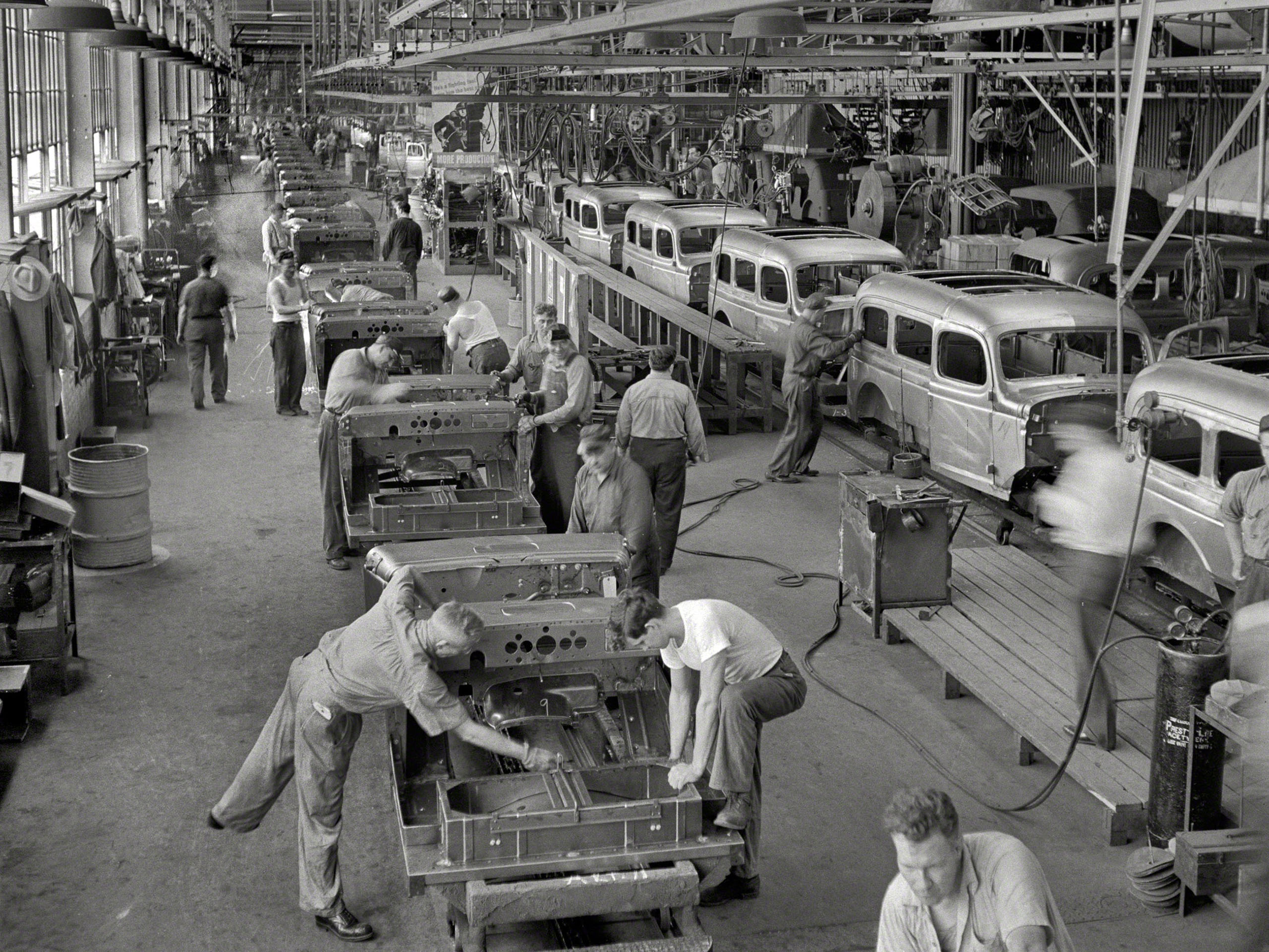 fond d'écran m4 gts,véhicule à moteur,usine,véhicule,ligne d'assemblage,voiture