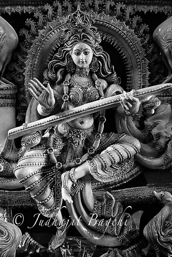 saraswati puja wallpaper,mitología,arte,templo hindú,ilustración,monocromo