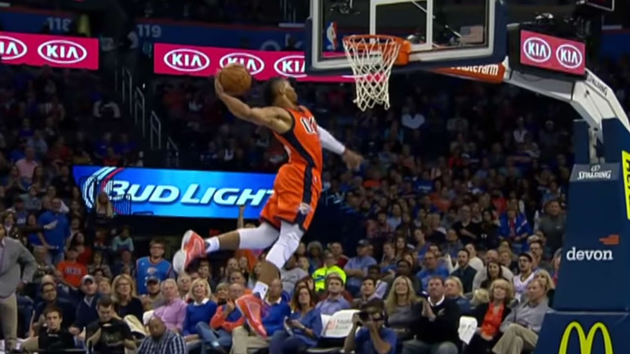 sfondo di russell westbrook dunk,mosse di basket,pallacanestro,gli sport,giocatore di pallacanestro,schiacciata