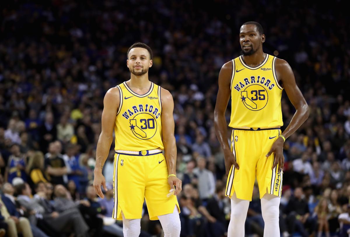 stephen curry y kevin durant fondo de pantalla,jugador de baloncesto,jersey,jugador,ropa de deporte,ventilador