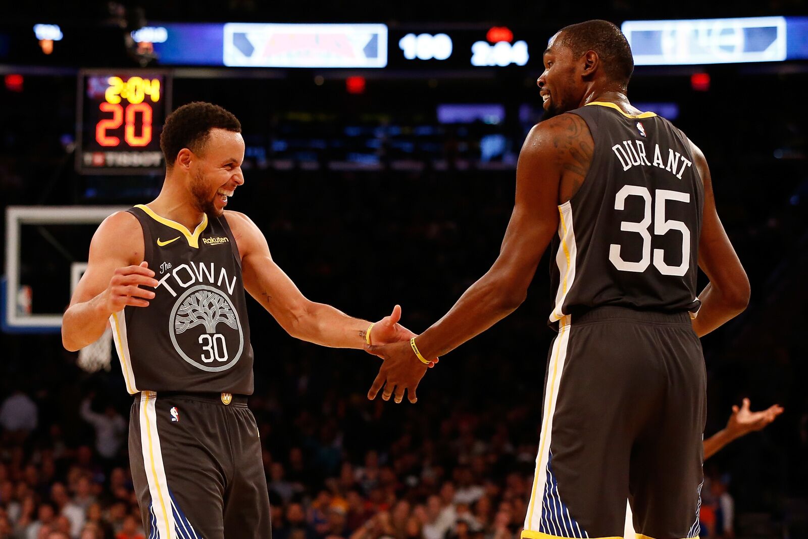stephen curry and kevin durant wallpaper,sports,basketball player,basketball moves,sport venue,basketball