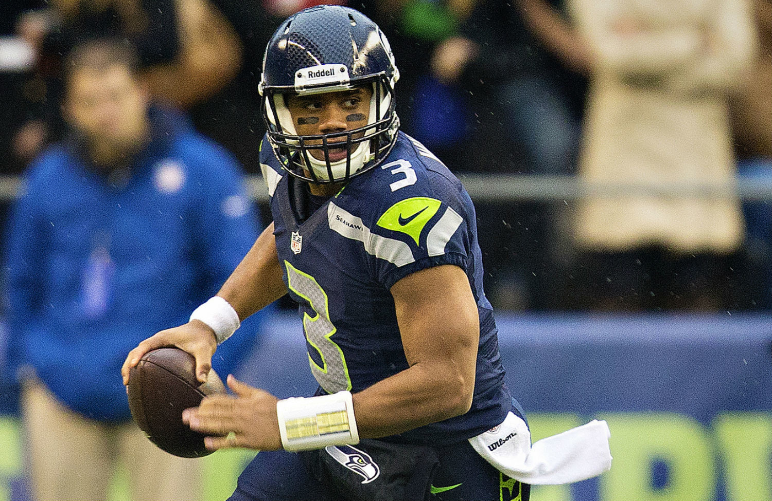 russell wilson wallpaper,player,sports gear,sports,helmet,sports equipment