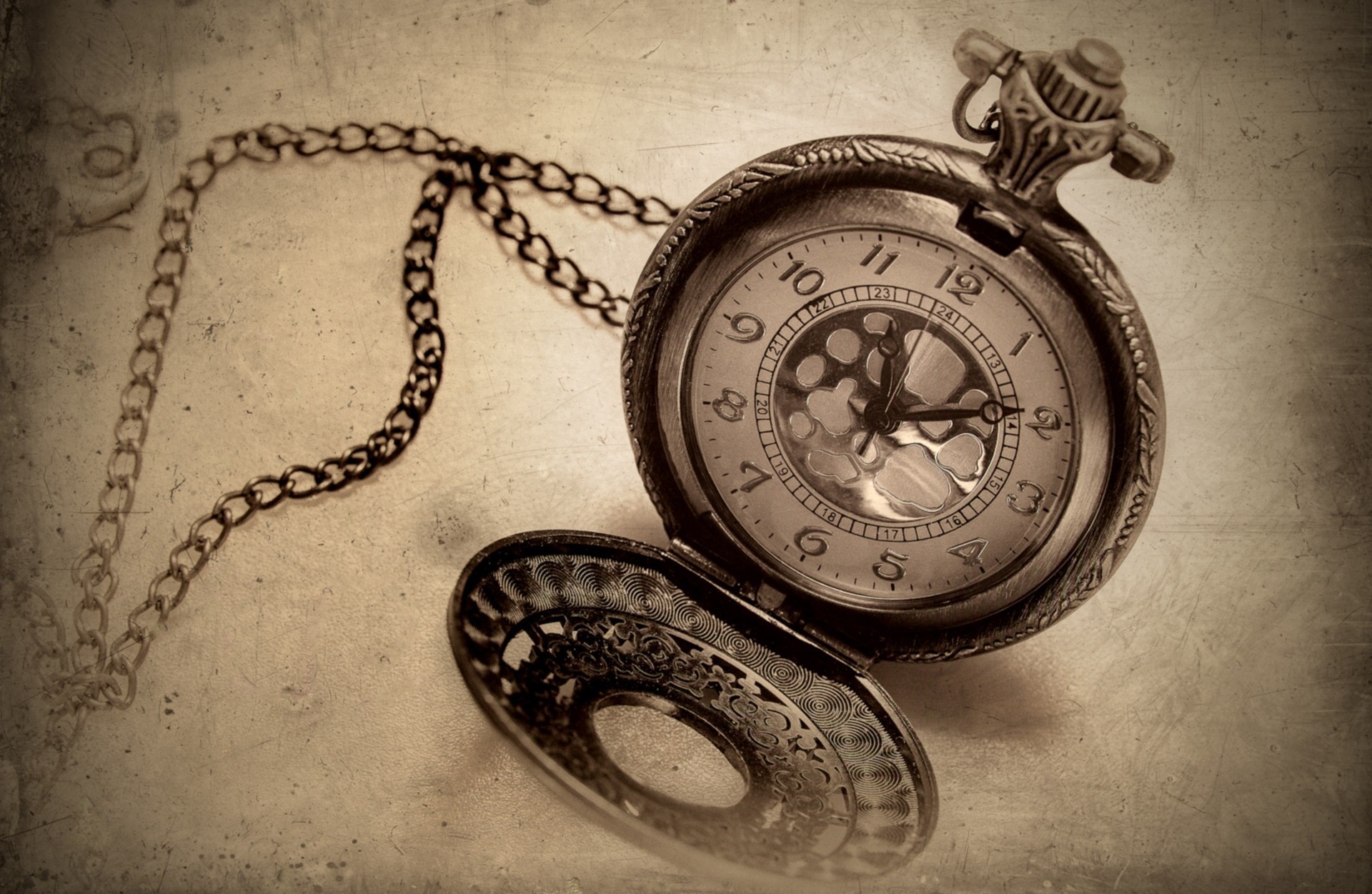 uhr wallpaper,pocket watch,watch,still life photography,locket,pendant