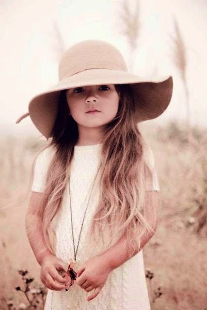 wallpaper perempuan cantik,photograph,clothing,hat,sun hat,beauty