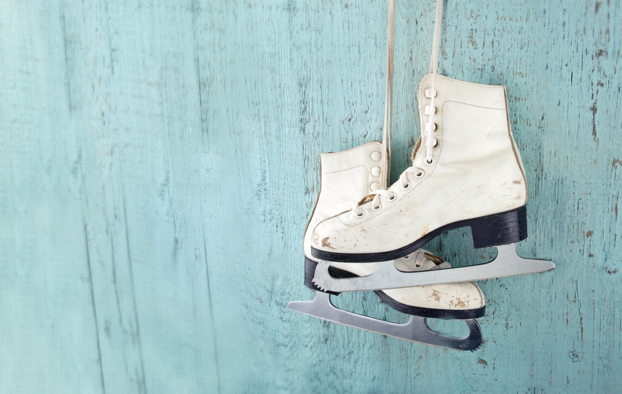 carta da parati pattinaggio su ghiaccio,pattino di figura,calzature,attrezzatura per hockey su ghiaccio,pattinaggio sul ghiaccio,bianca